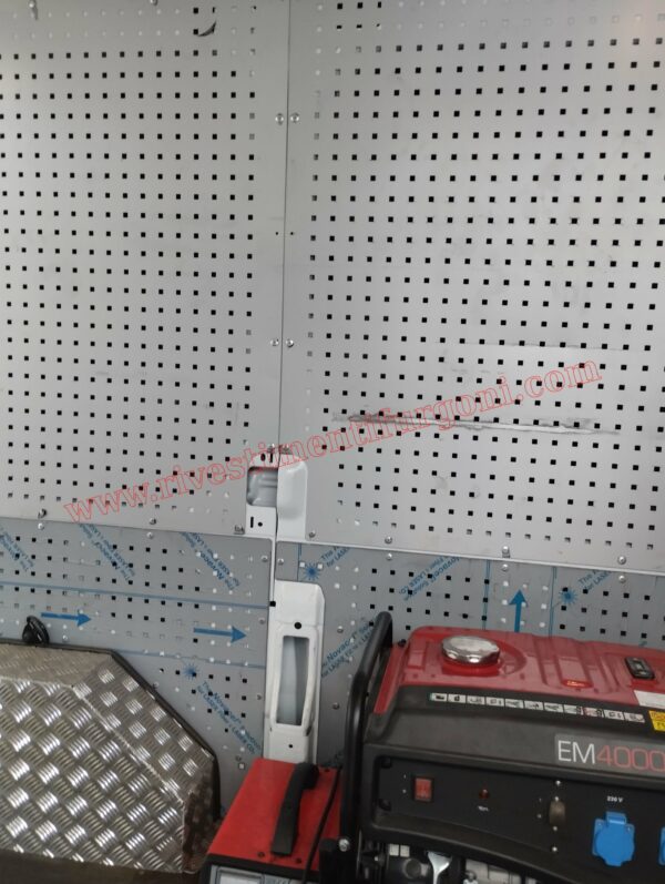 Kit rivestimenti vano di carico in alluminio liscio forato - immagine 3