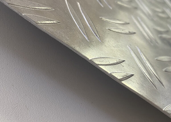 Pianale in Alluminio Mandorlato con fori - immagine 4